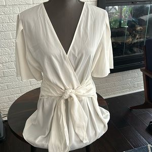 Ann Taylor size 10 cream short sleeve blouse